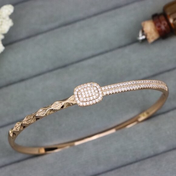 Elegant Rose Gold Bangle with Pave Setting and Textured Detail, XPBL0595 - Picture 1 of 12